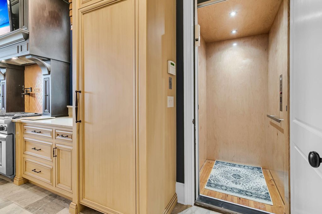 Image 46 of property listing at 2725 Parkers Landing Road, Mount Pleasant, SC 29466