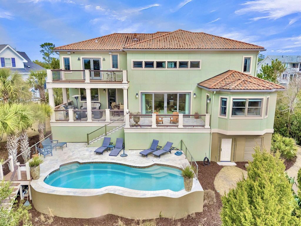 Image 6 of property listing at 2725 Parkers Landing Road, Mount Pleasant, SC 29466