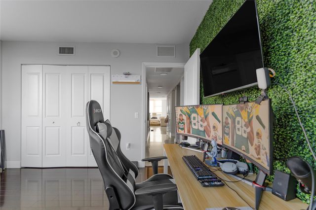 2641 N Flamingo Rd 901N, Sunrise, FL 33323