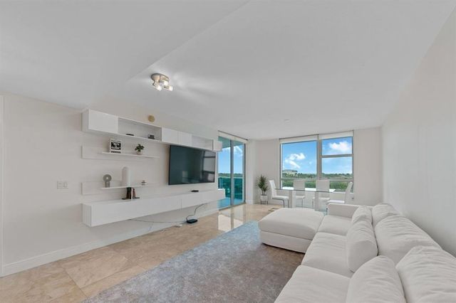 2641 N Flamingo Rd 901N, Sunrise, FL 33323