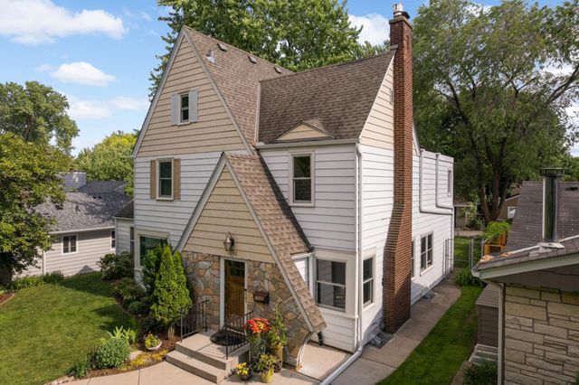 1648 Hillcrest Avenue, Saint Paul, MN 55116