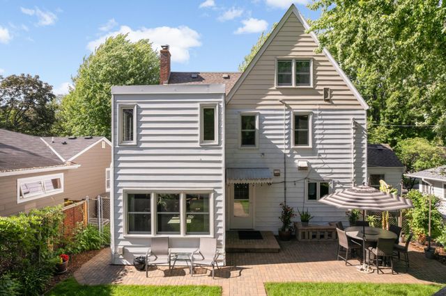 1648 Hillcrest Avenue, Saint Paul, MN 55116