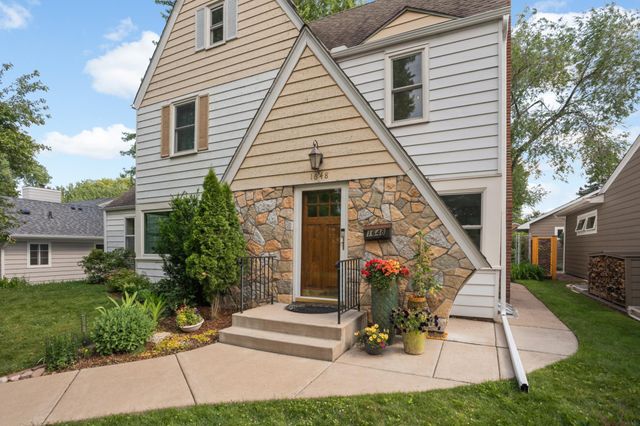 1648 Hillcrest Avenue, Saint Paul, MN 55116