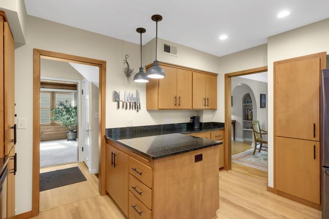 1648 Hillcrest Avenue, Saint Paul, MN 55116