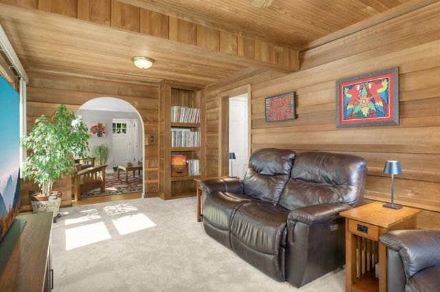 1648 Hillcrest Avenue, Saint Paul, MN 55116