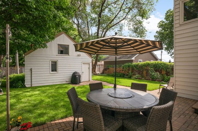 1648 Hillcrest Avenue, Saint Paul, MN 55116