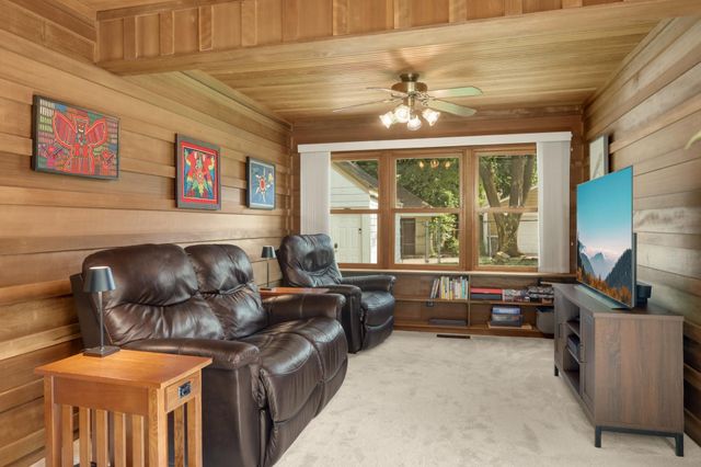 1648 Hillcrest Avenue, Saint Paul, MN 55116