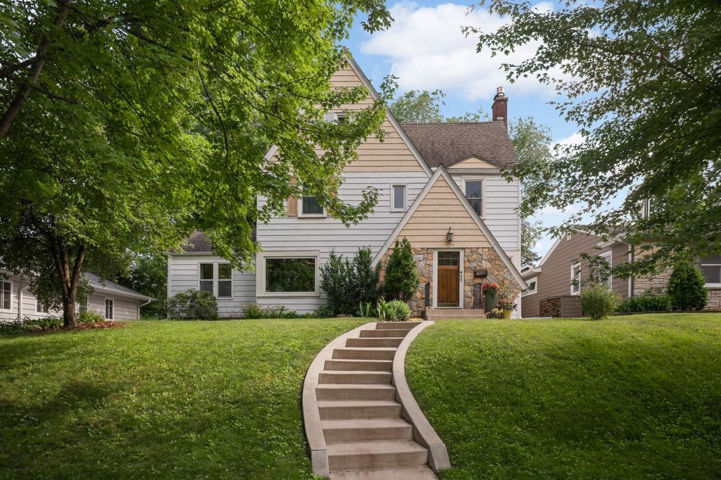 1648 Hillcrest Avenue, Saint Paul, MN 55116