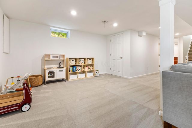 2370 Zollinger Road, Columbus, OH 43221