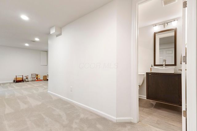 2370 Zollinger Road, Columbus, OH 43221