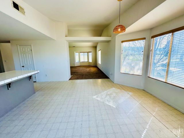 321 Holly Drive, Tehachapi, CA 93561
