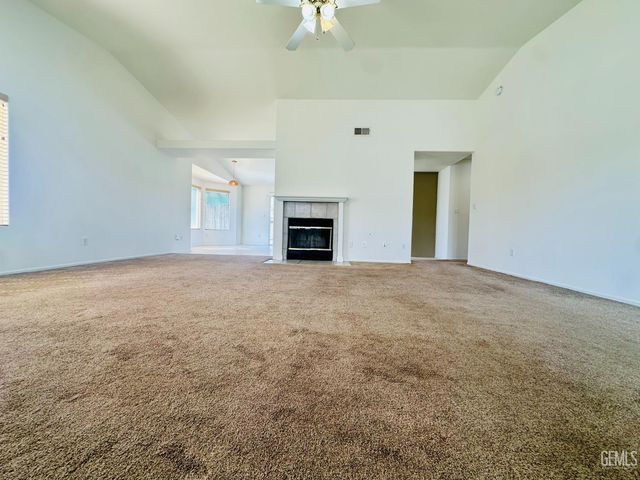 321 Holly Drive, Tehachapi, CA 93561