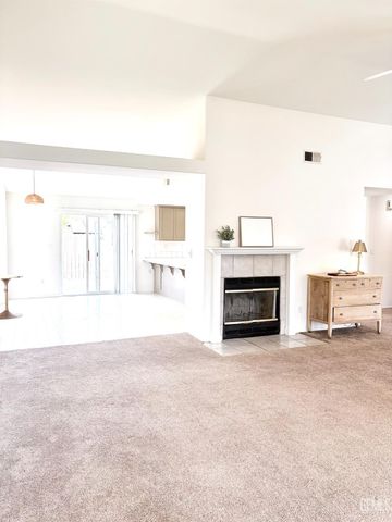 321 Holly Drive, Tehachapi, CA 93561