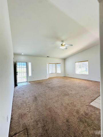321 Holly Drive, Tehachapi, CA 93561