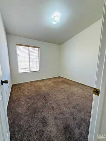 321 Holly Drive, Tehachapi, CA 93561