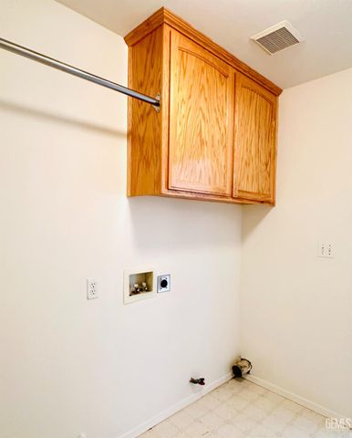 321 Holly Drive, Tehachapi, CA 93561
