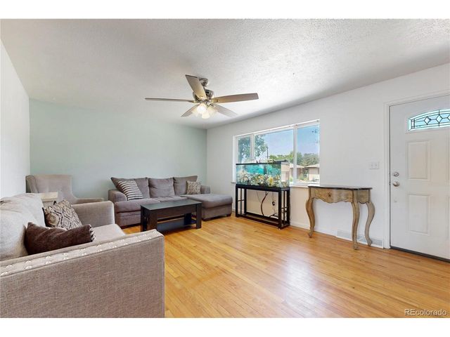 1320 27th St, Greeley, CO 80631