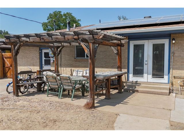 1320 27th St, Greeley, CO 80631
