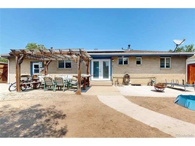 1320 27th St, Greeley, CO 80631