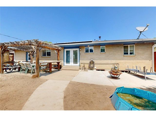 1320 27th St, Greeley, CO 80631