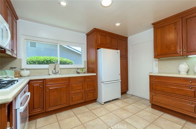 2220 W Silver Tree, Claremont, CA 91711
