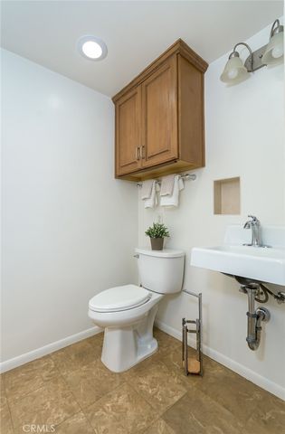 2220 W Silver Tree, Claremont, CA 91711
