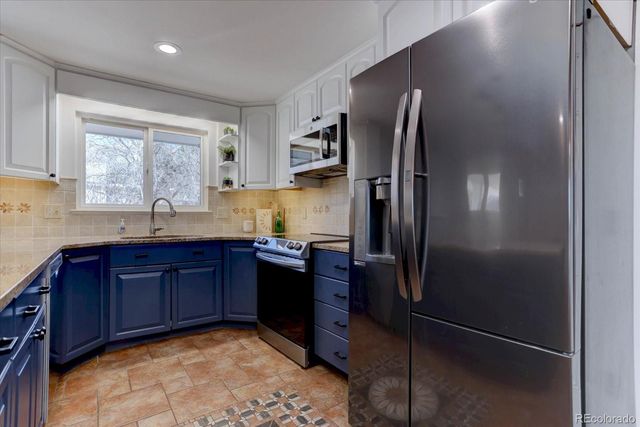 986 S Cole Drive, Lakewood, CO 80228