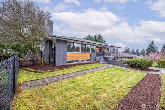 8802 Del Campo Drive, Everett, WA 98208