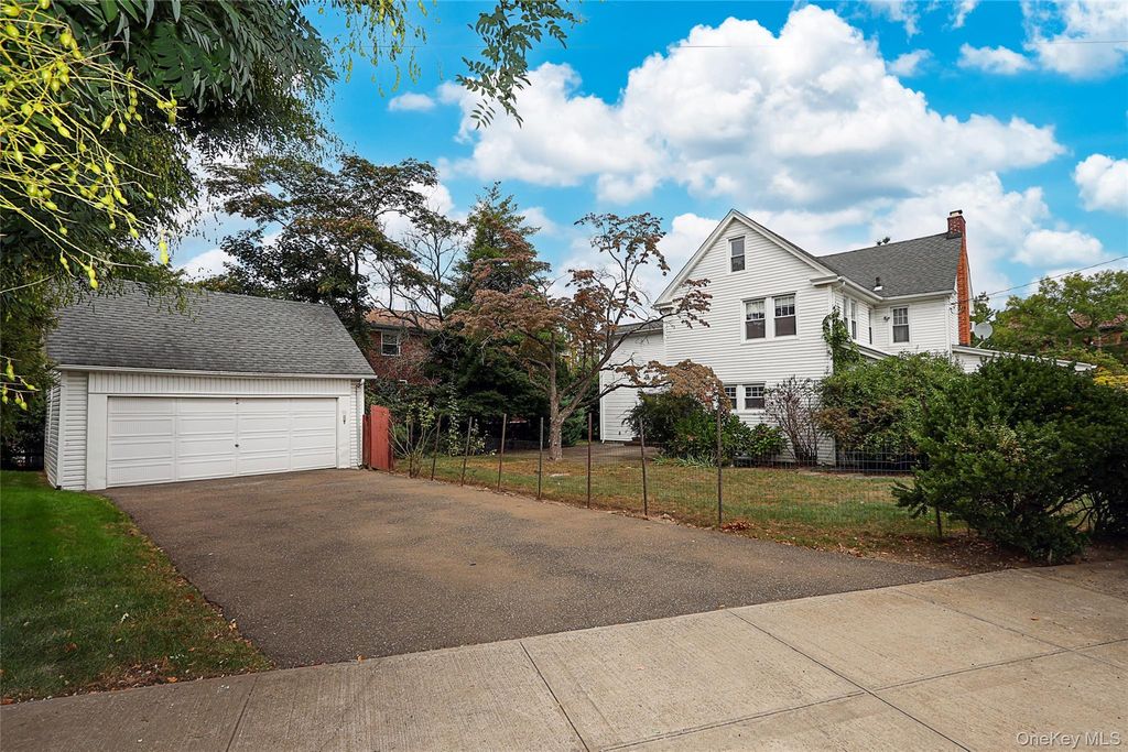 52-50 Little Neck Parkway, Little Neck, NY 11362