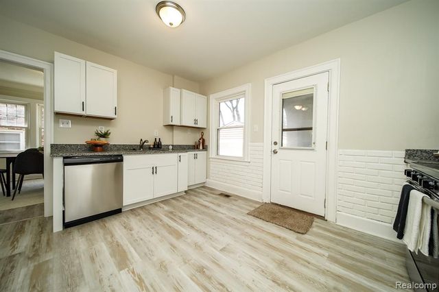 11399 Seminole, Redford, MI 48239