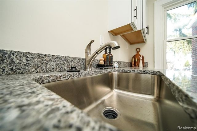 11399 Seminole, Redford, MI 48239