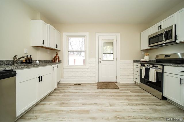 11399 Seminole, Redford, MI 48239