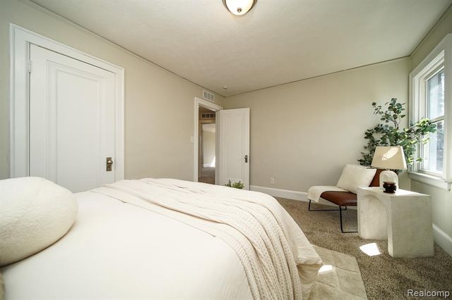 11399 Seminole, Redford, MI 48239