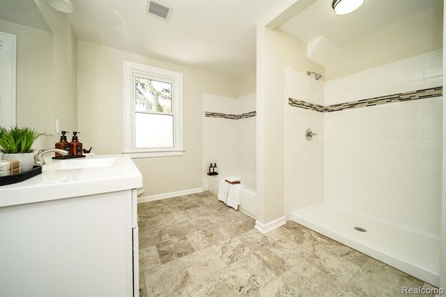 11399 Seminole, Redford, MI 48239