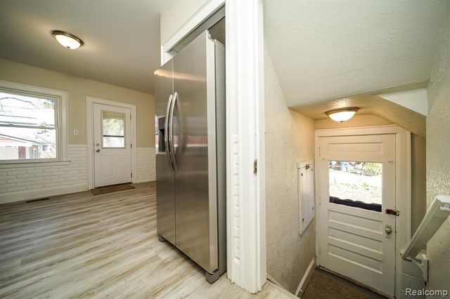 11399 Seminole, Redford, MI 48239