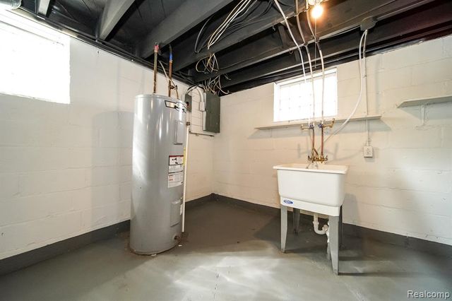 11399 Seminole, Redford, MI 48239