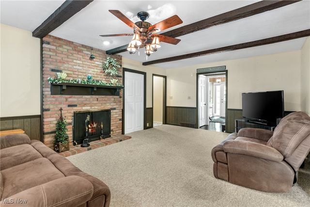 123 Woodcrest Court, Elyria, OH 44035