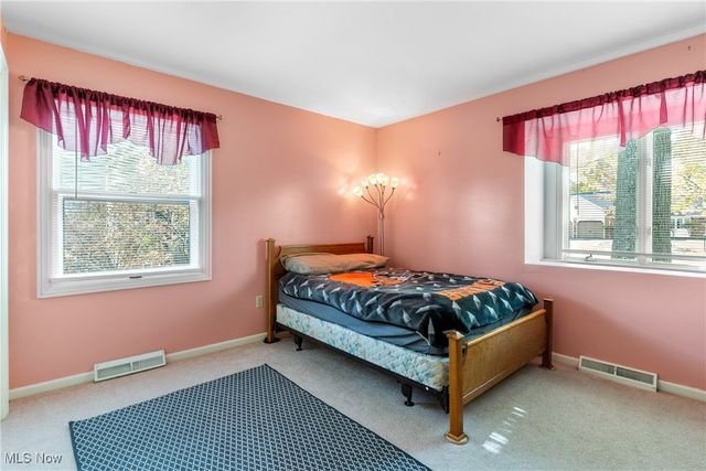 123 Woodcrest Court, Elyria, OH 44035