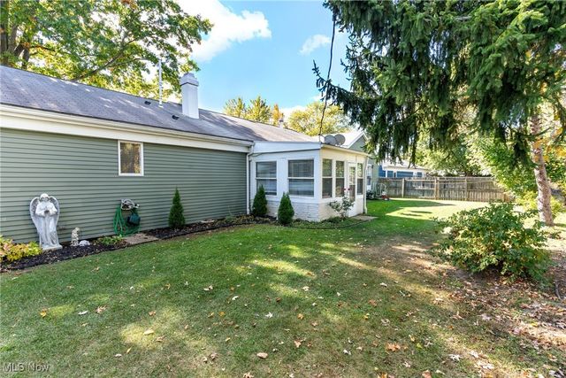 123 Woodcrest Court, Elyria, OH 44035