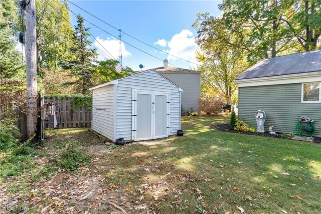 123 Woodcrest Court, Elyria, OH 44035