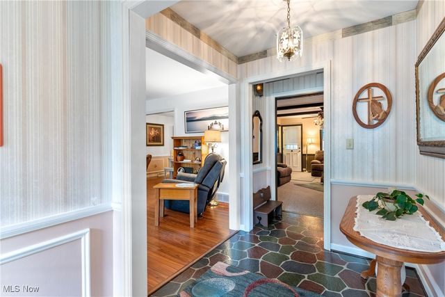 123 Woodcrest Court, Elyria, OH 44035