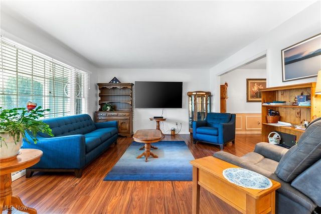 123 Woodcrest Court, Elyria, OH 44035