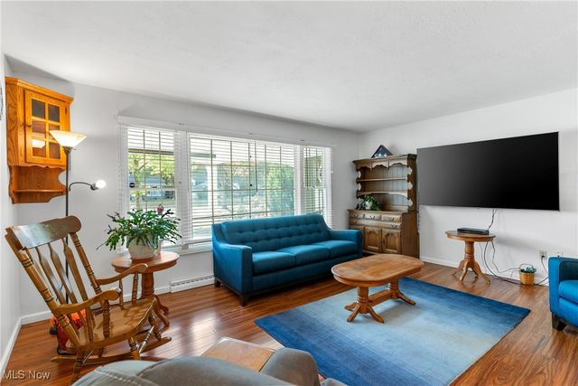 123 Woodcrest Court, Elyria, OH 44035