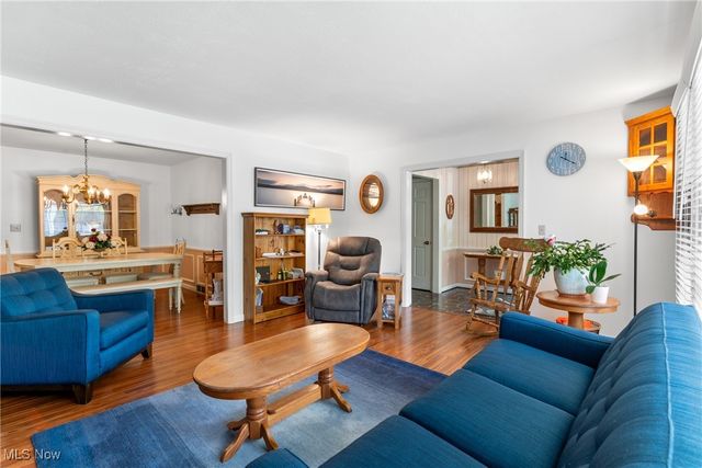 123 Woodcrest Court, Elyria, OH 44035