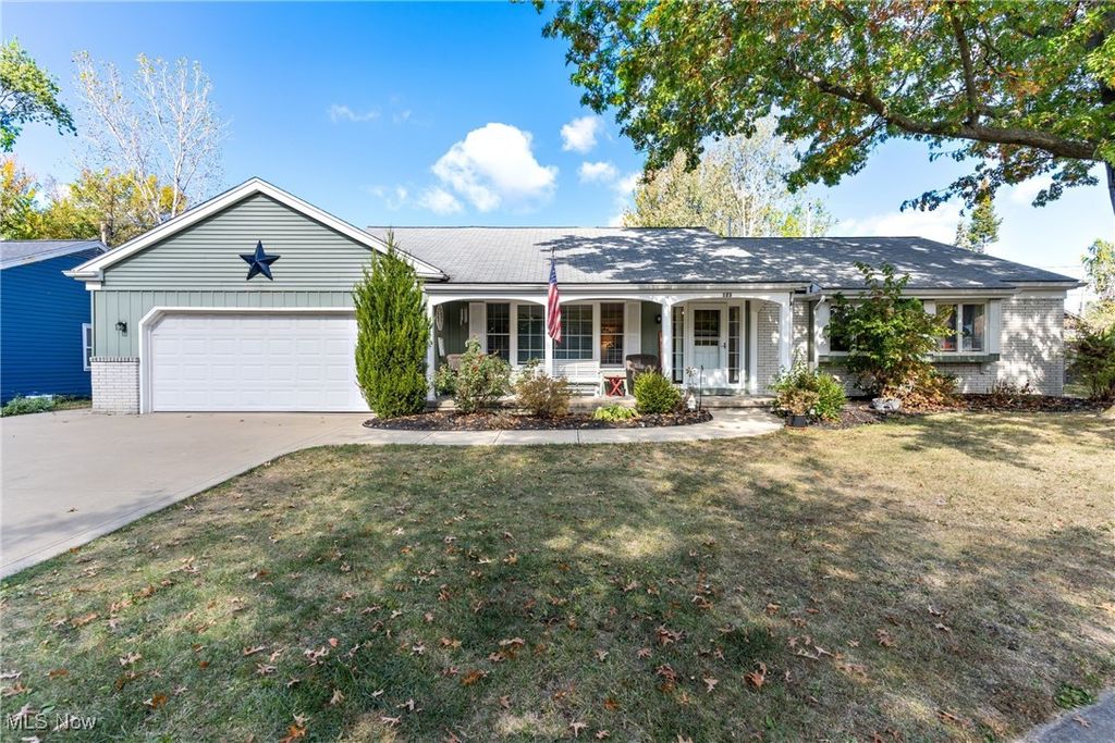 123 Woodcrest Court, Elyria, OH 44035