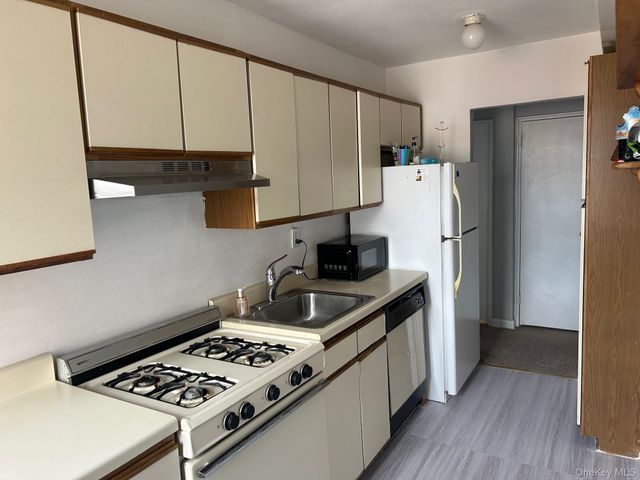 4 Sadore Lane 7M, Yonkers, NY 10710