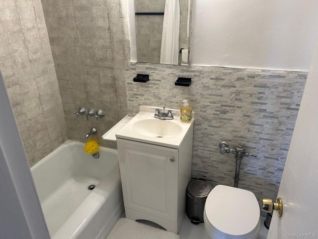 4 Sadore Lane 7M, Yonkers, NY 10710