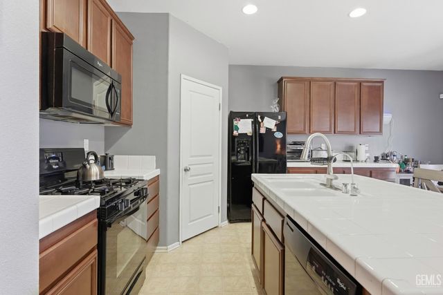 9419 Ceres Street, Bakersfield, CA 93306