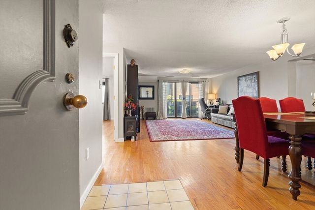 22 Ninth 107, Medford, MA 02155