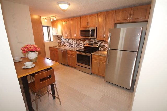 22 Ninth 107, Medford, MA 02155